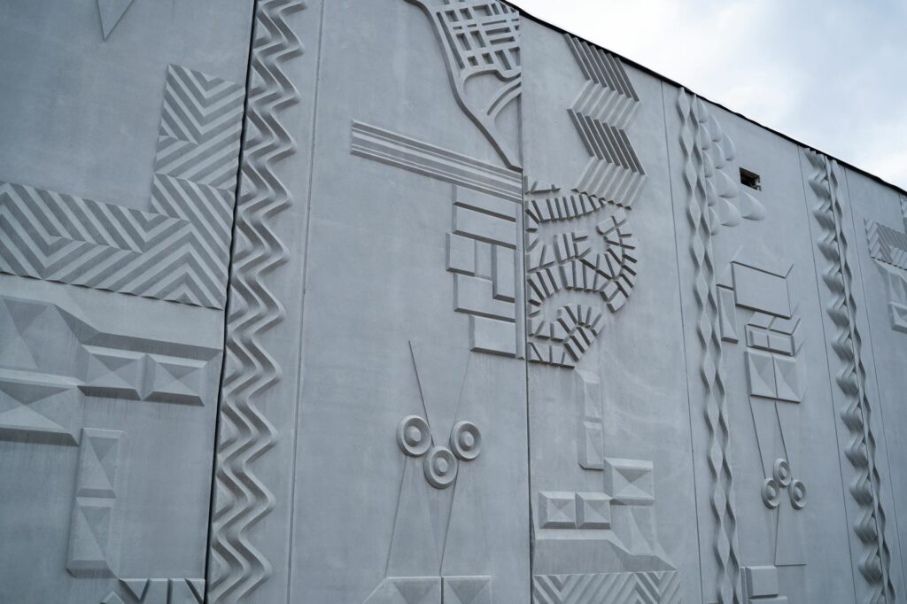 9 Things to Know: About Art Panels at the Canadian Port of Entry