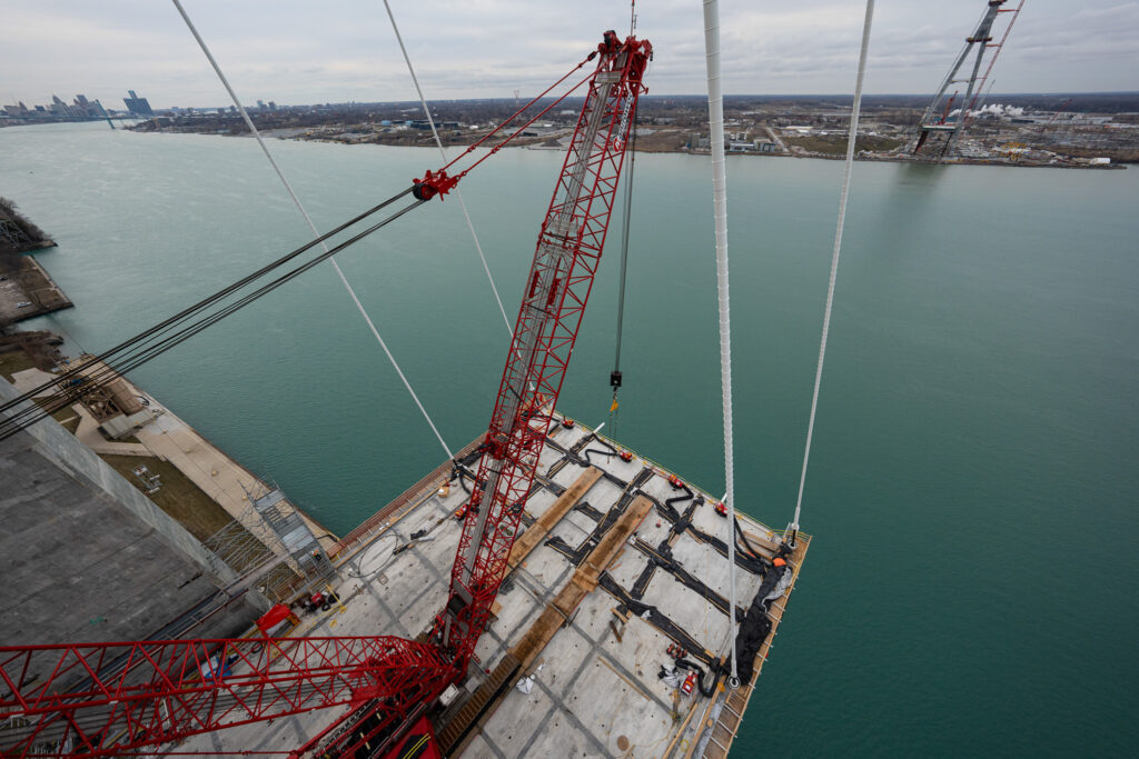 crane at the bridge construction site