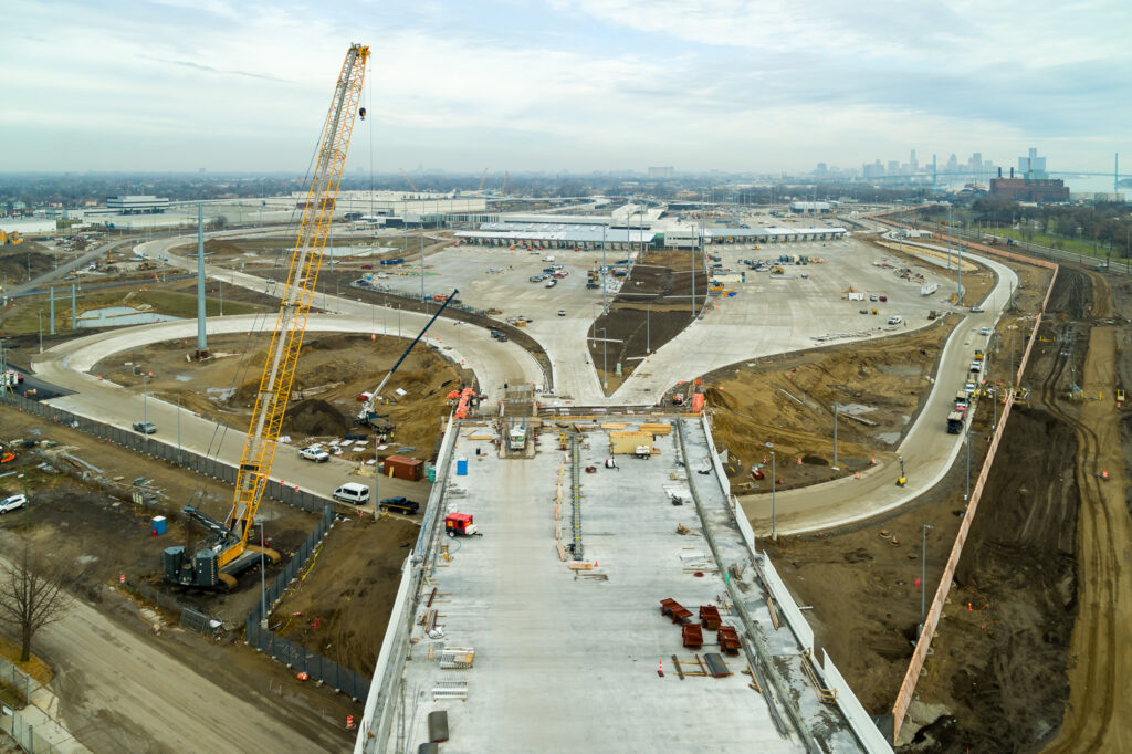 the approach up to bridge