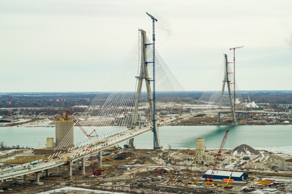 View of the full construction of the bridge